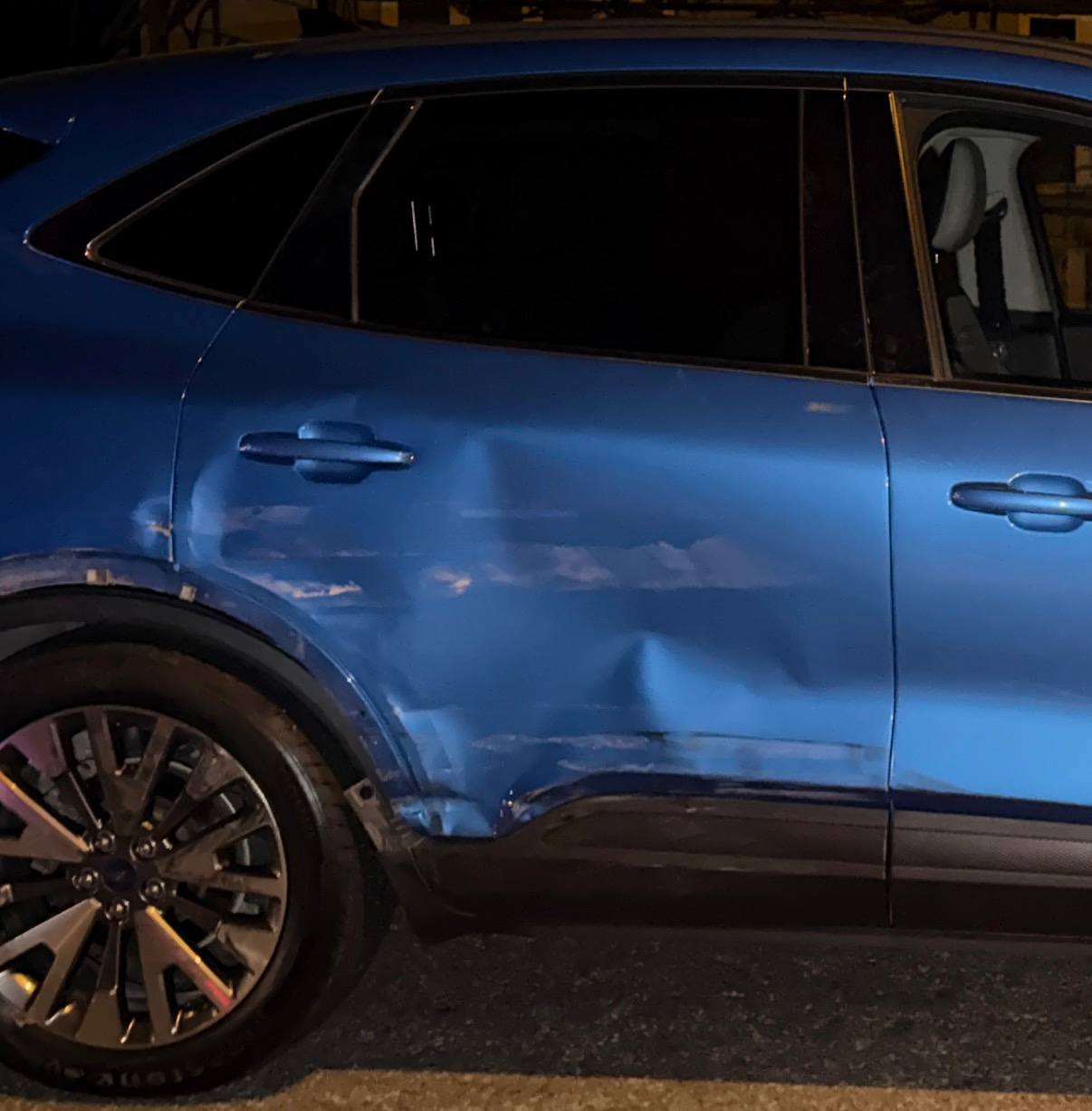 Купити дверка mk4 titanium Ford Escape 