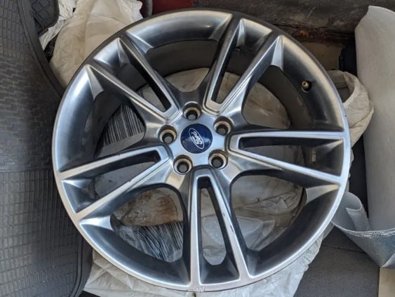 деталь із зображення Ford 