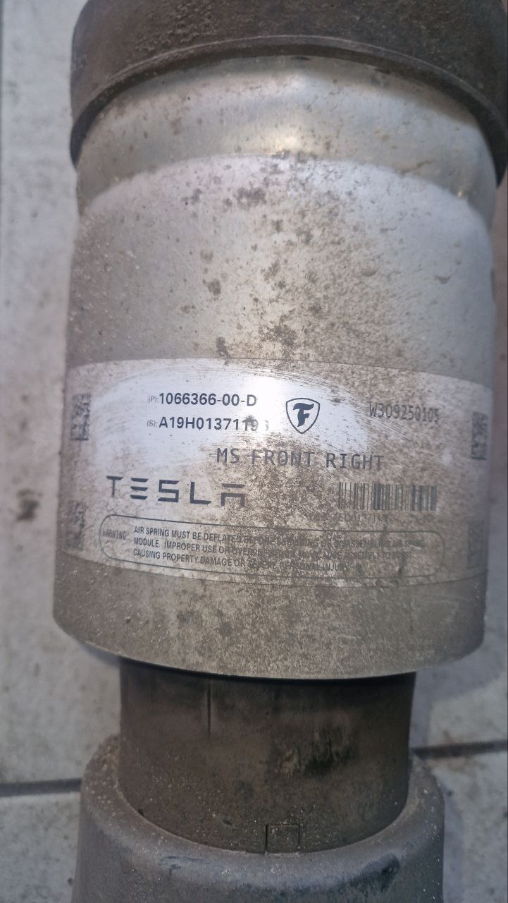 стойка в сборе Tesla 2019 р. 