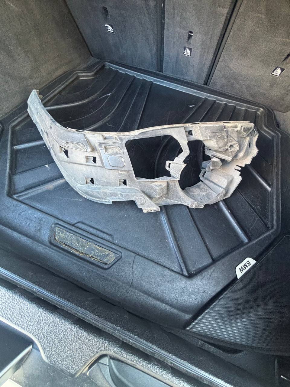 кронштейн лівий BMW X5 