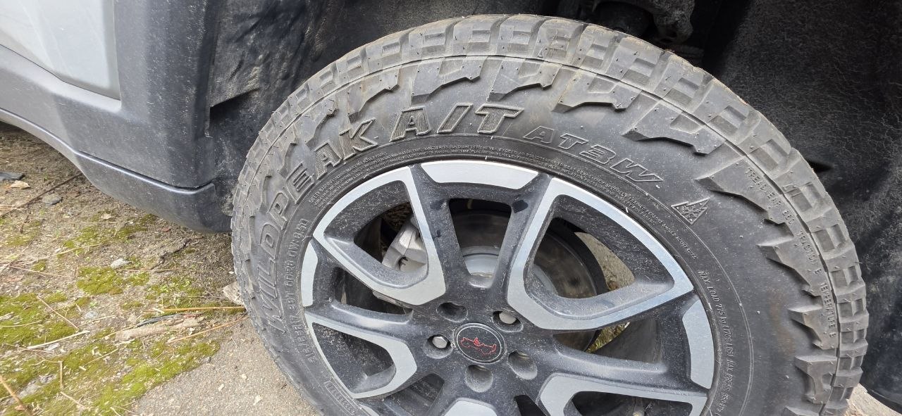 Купити покришки falken wildpeak at3w 215 65 r17 Jeep Compass Trailhawk 2024 р. 