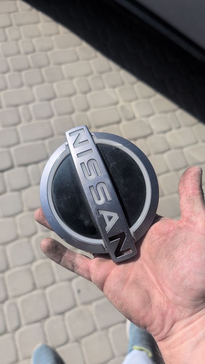 Купити емблема Nissan Ariya 