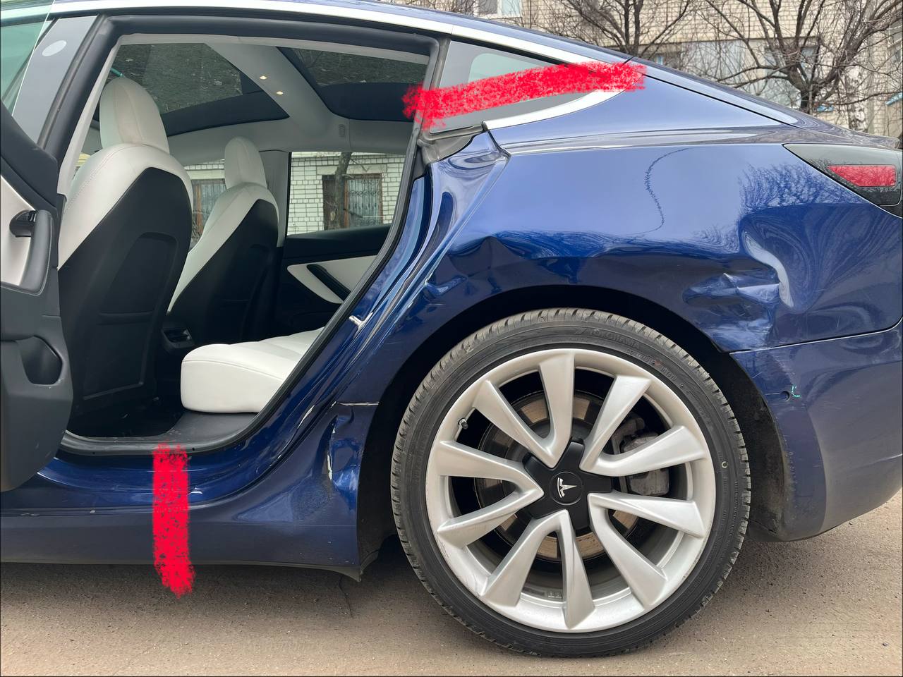 Купити четверть Tesla Model 3 2019 р. 