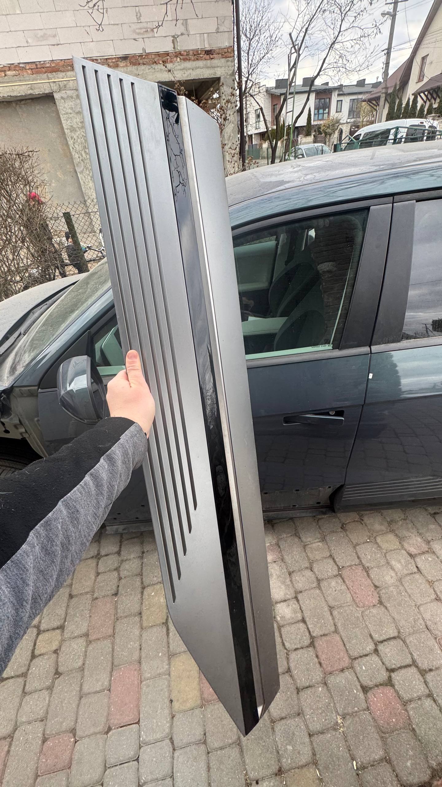 Купити накладка передньої водійської дверки Kia 