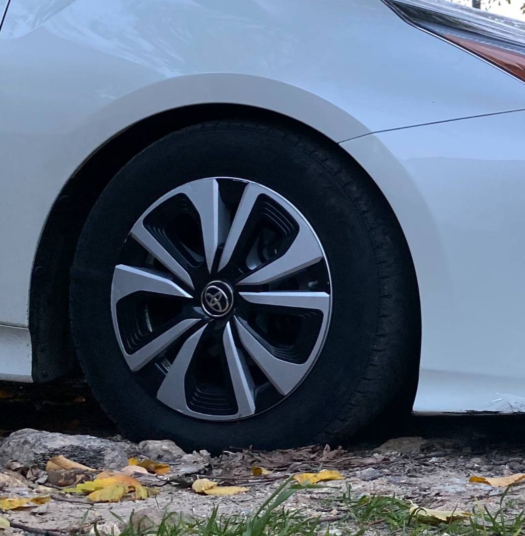 Купити ковпак Toyota 