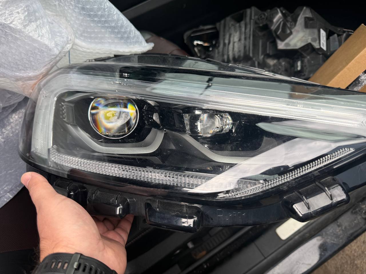 Купити фара Ford Edge 2021 р. 