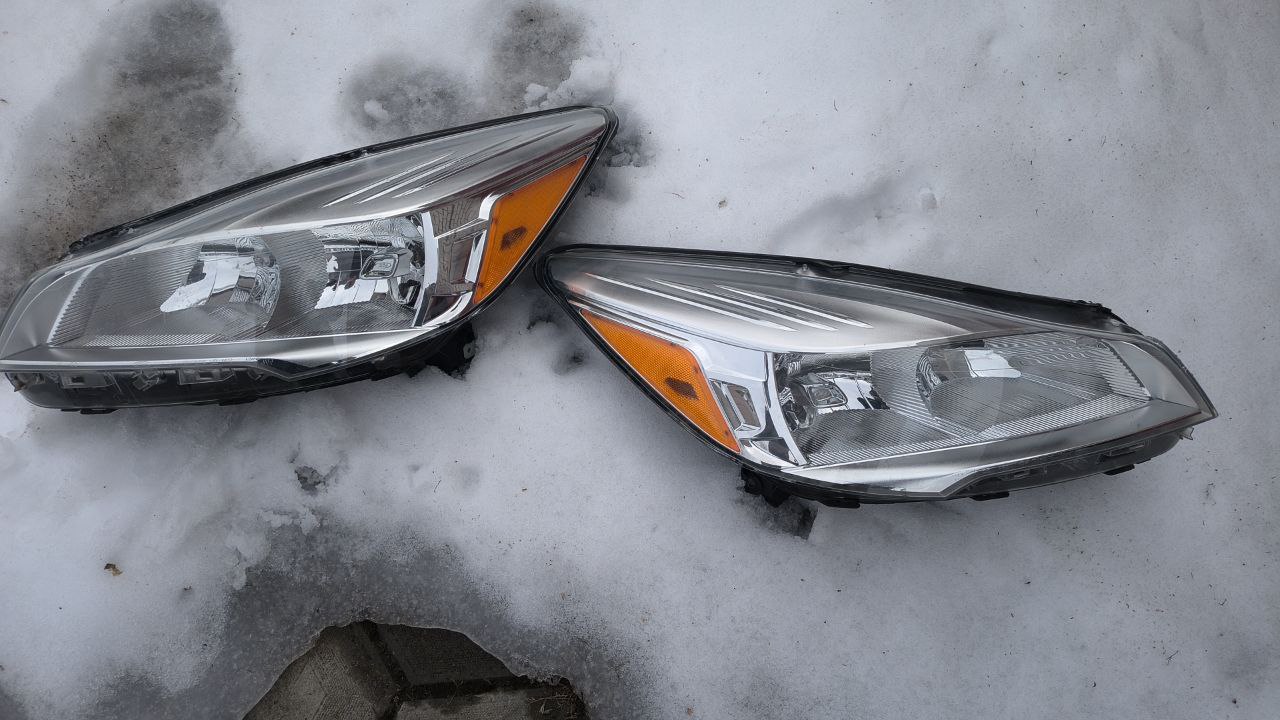 Купити фари Ford Escape Дорестайл 2016 р. 