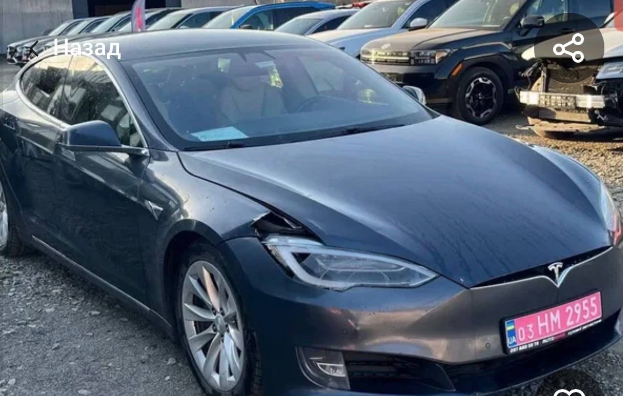 Купити крила праве Tesla Model S 2017 р. 