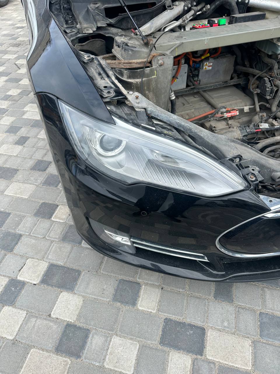 Купити права зад Tesla Model S 2014 р. 