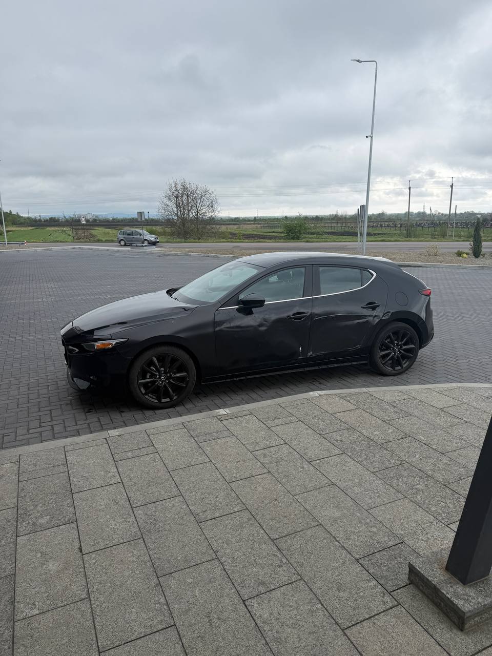 Купити голі двері Mazda 