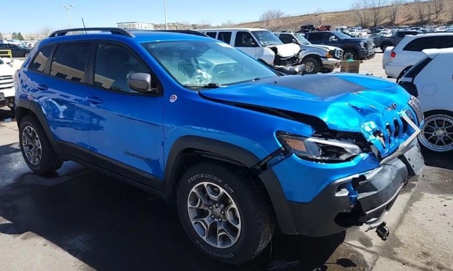 Купити капот Jeep Cherokee 