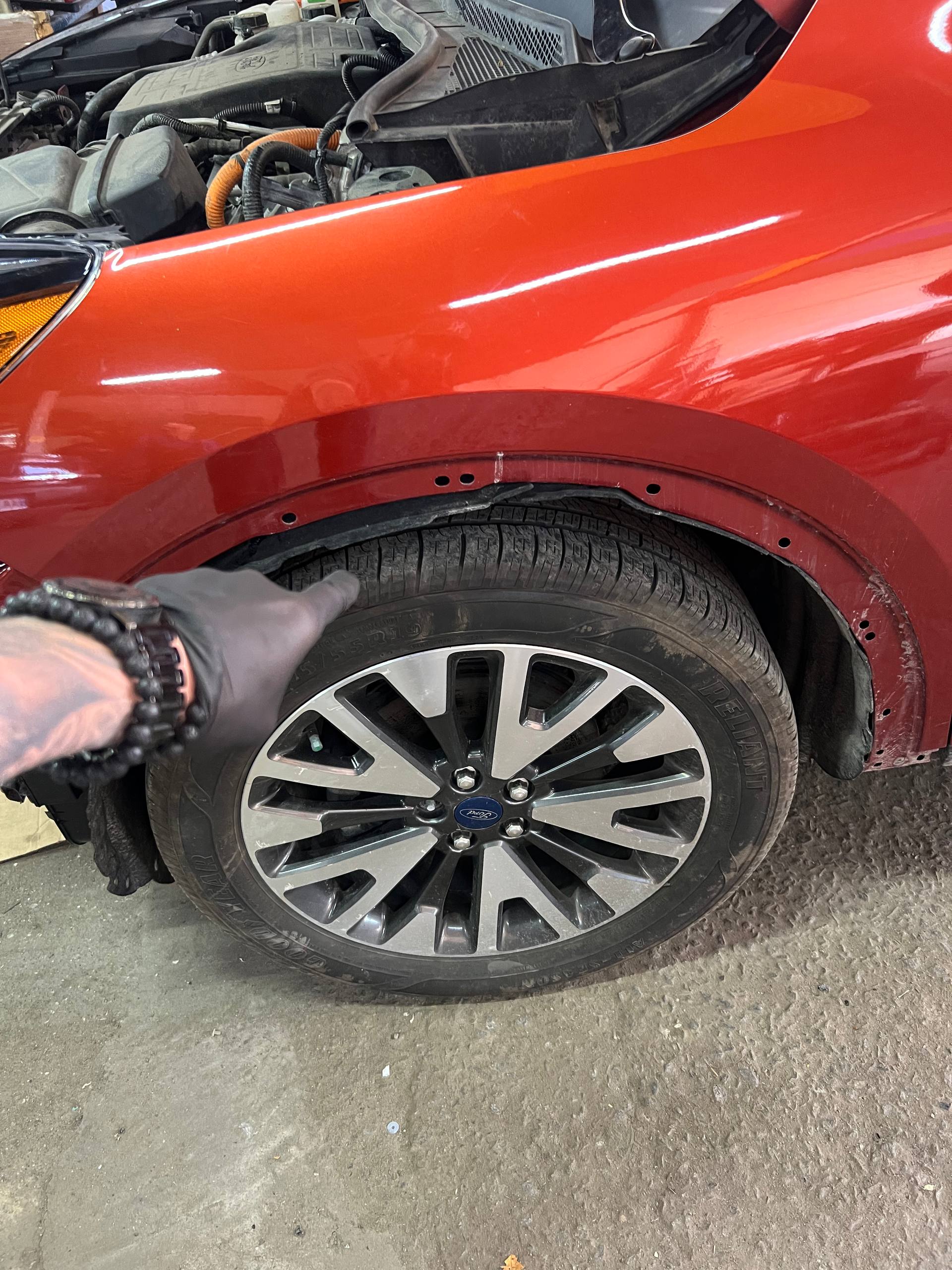 Купити Хром під вікна на праву передню та праву задню дверь Ford Escape 