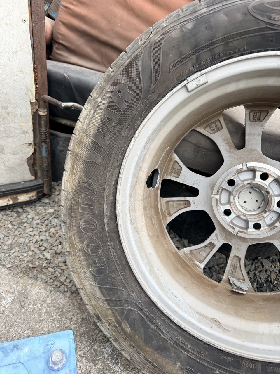 Купити колесо 225/65R17 Ford Escape 