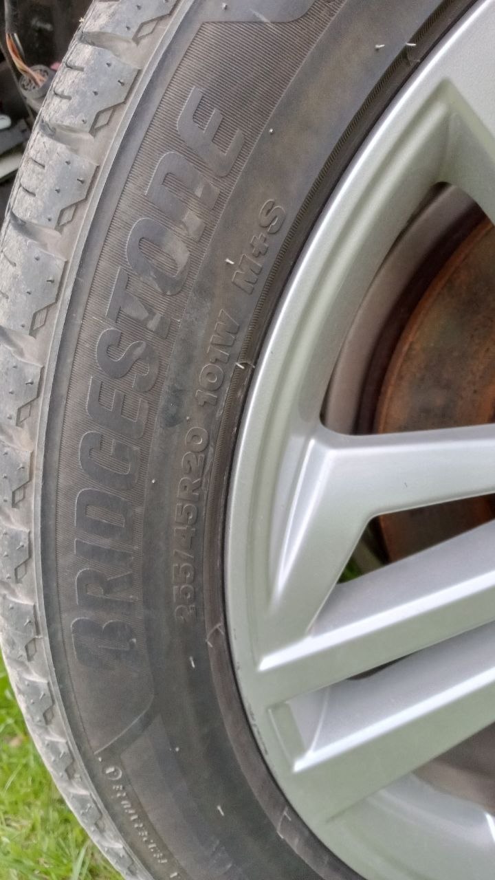 Купити колесо Bridgestone alenza as ultra 255 45 20 