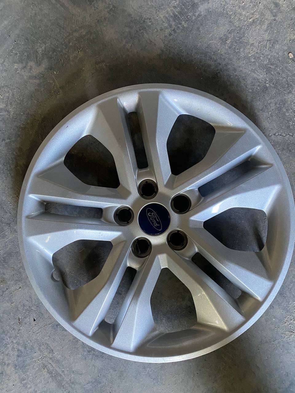 Купити ковпак Ford Escape 