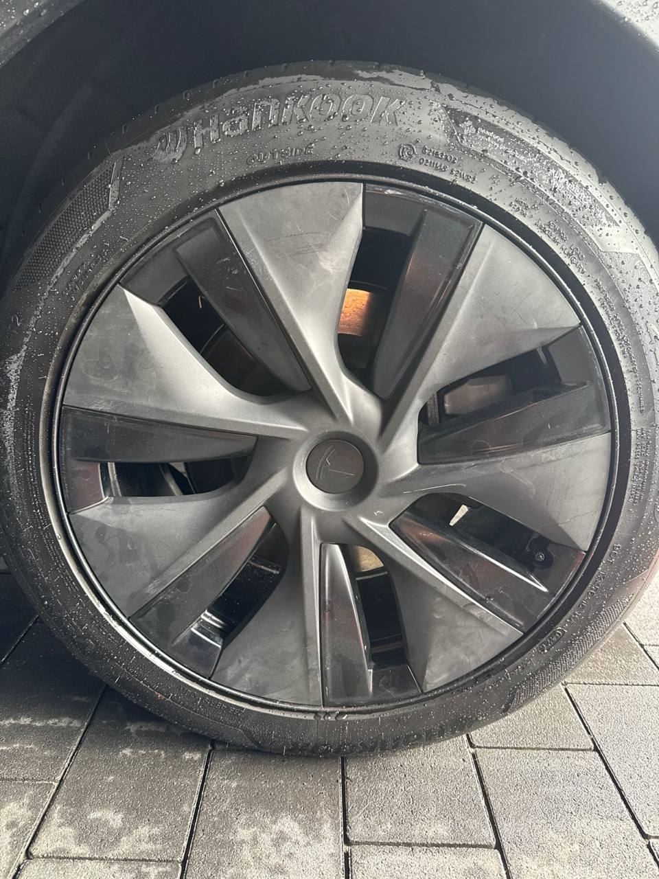 Купити ковпак Tesla Model Y 