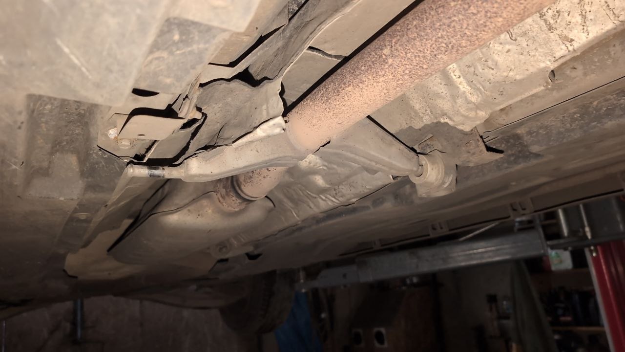 Купити крепление глушителя Audi 200 