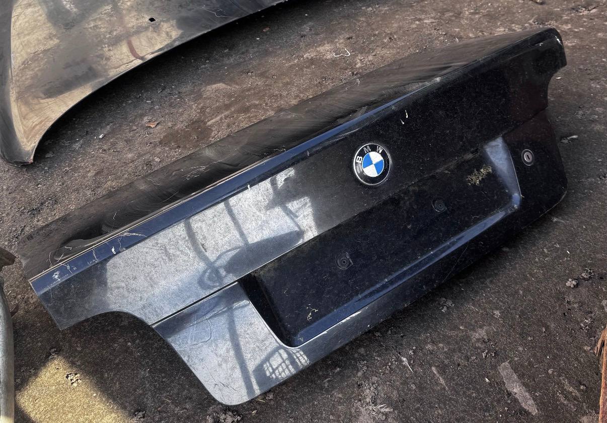 Купити кришка багажника BMW 5 Series 