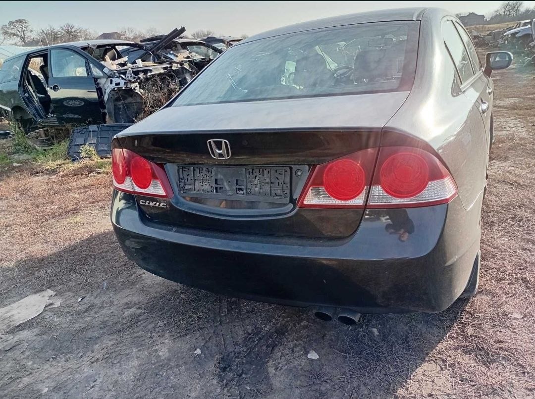 Купити кришка багажника Honda 