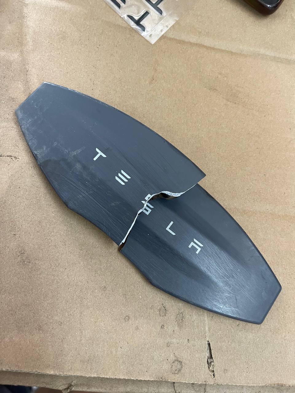 Купити кришка супорту Tesla 