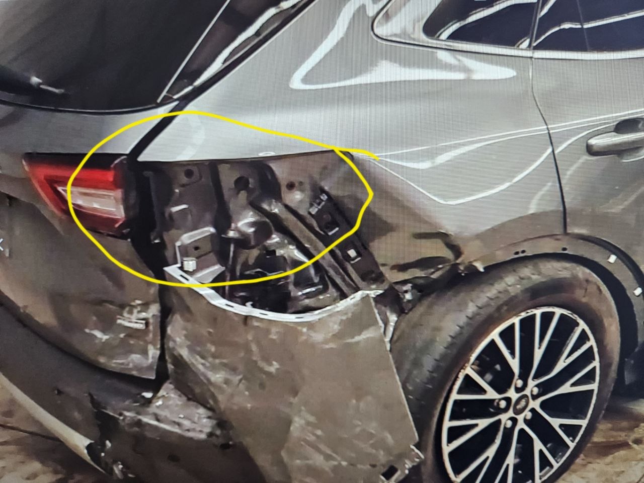 Купити ліхтар задній правий Ford Escape 2023 р. 
