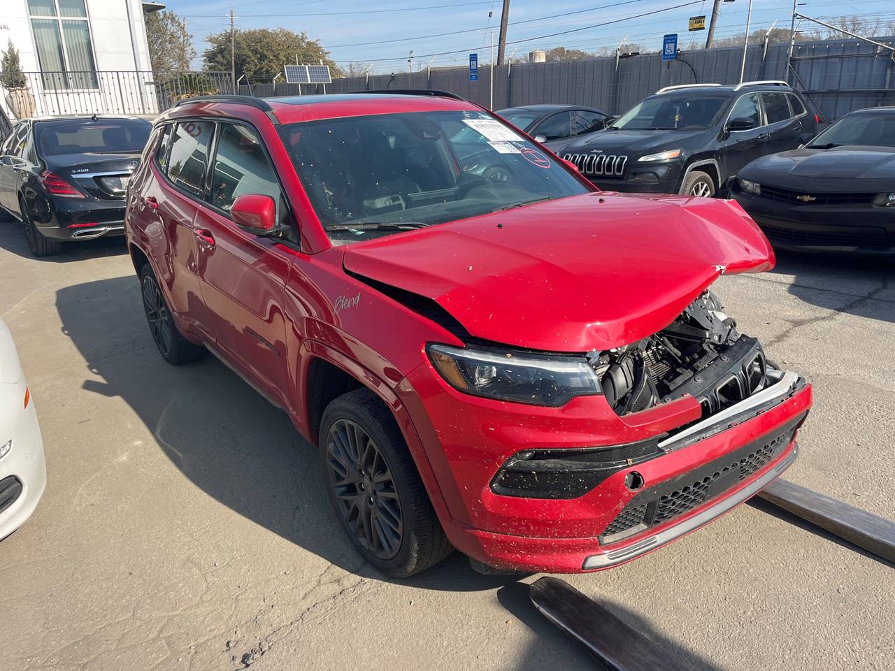 Купити ліва фара Jeep Compass 2022 р. 
