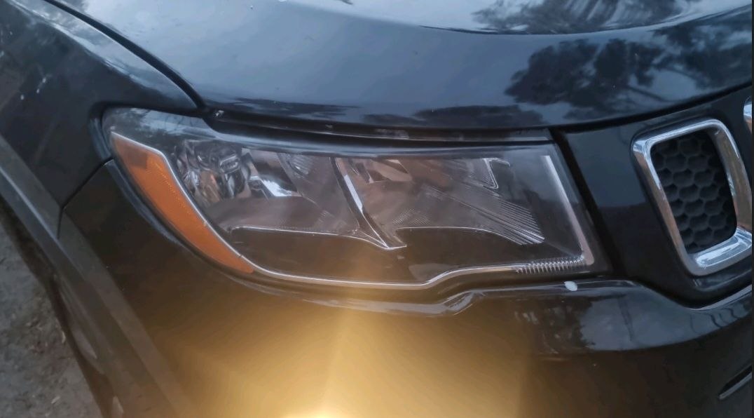 Купити ліва фара Jeep Compass 
