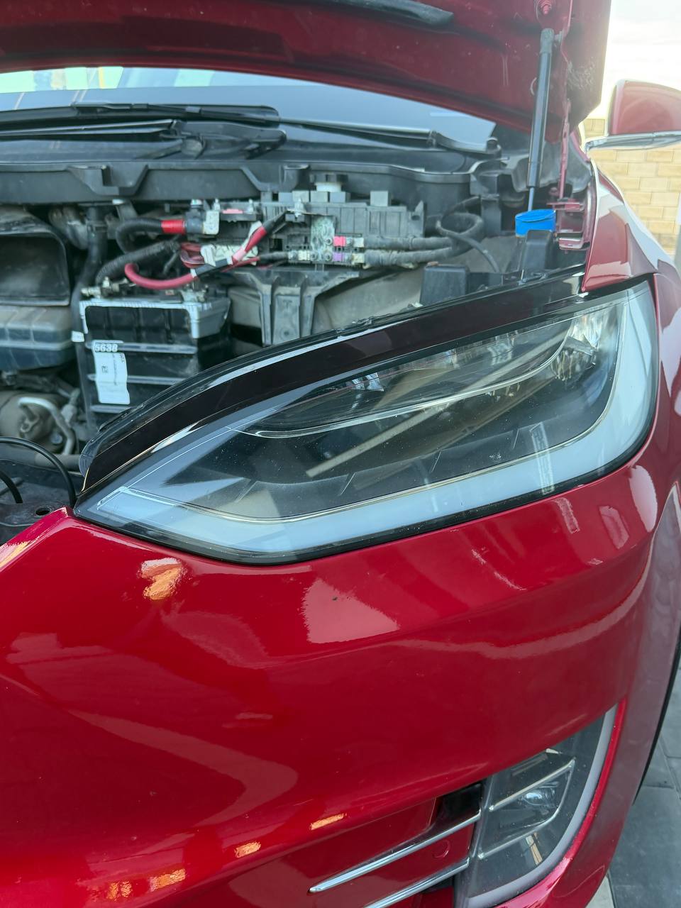 Купити ліва фара Tesla Model X 