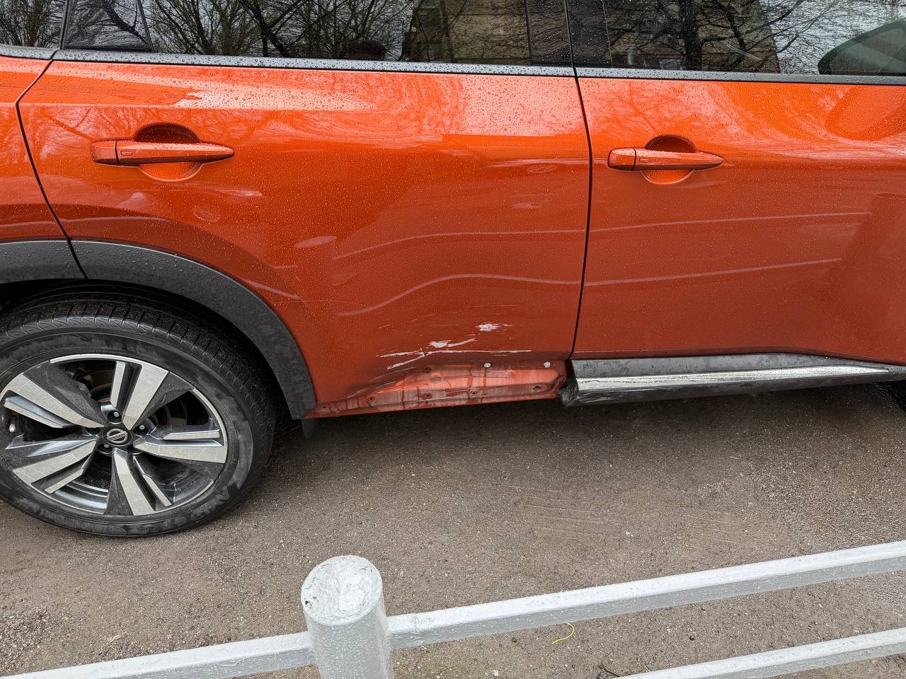 Купити молдінг Nissan 