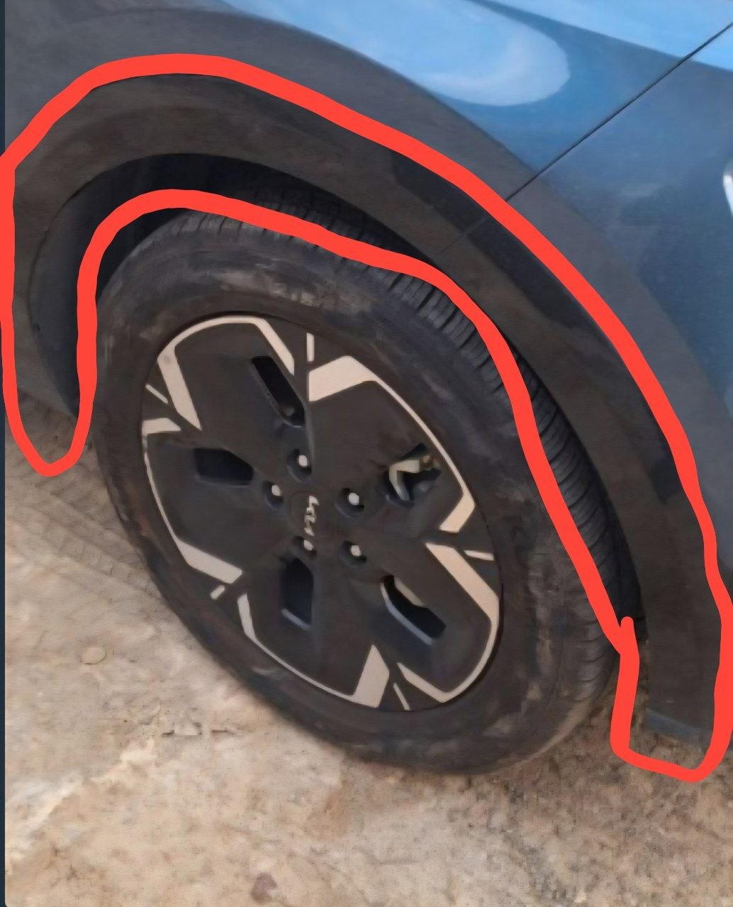Купити накладка арки права передня Kia 