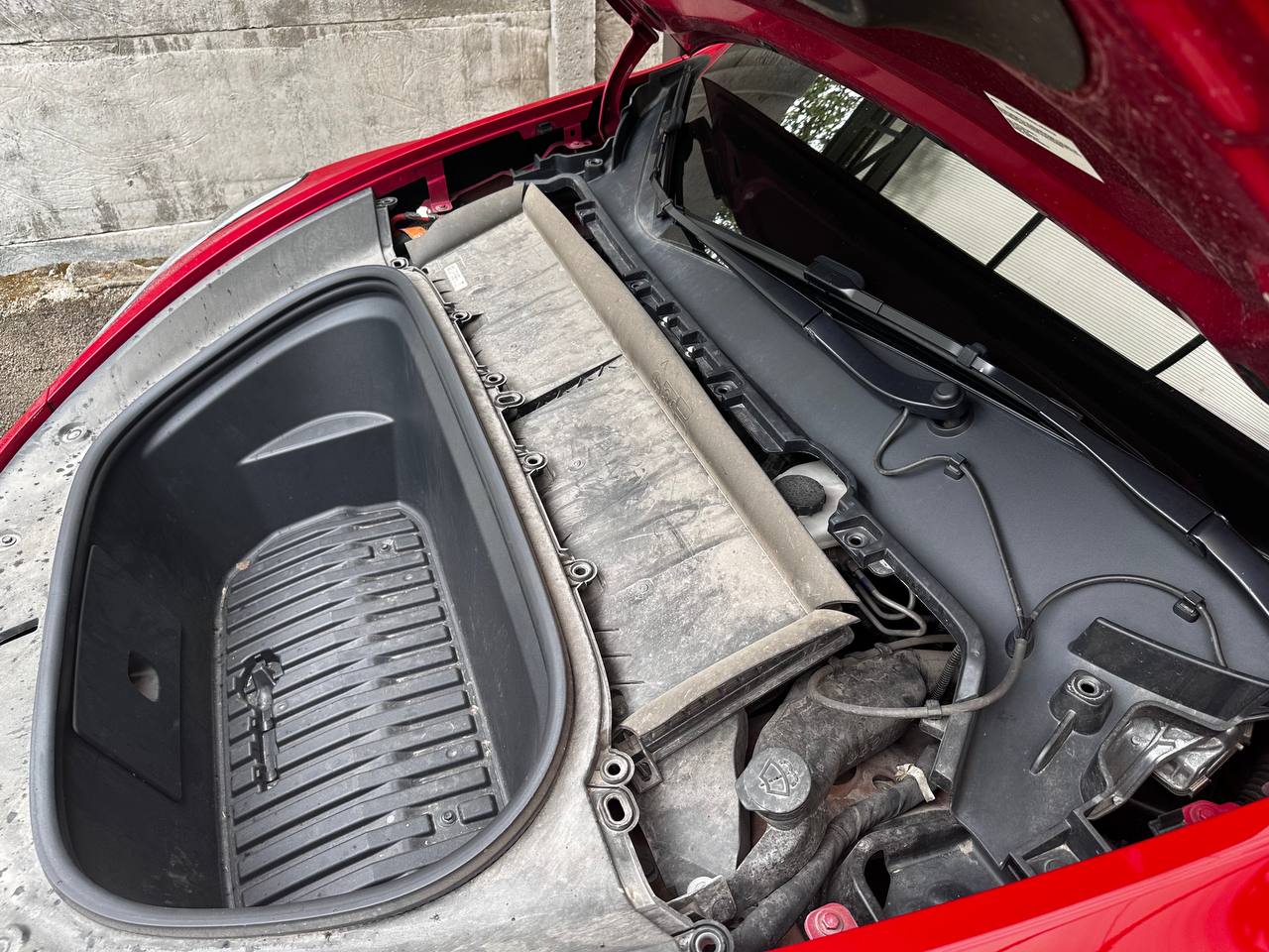 Купити накладка для переднього багажника Tesla 