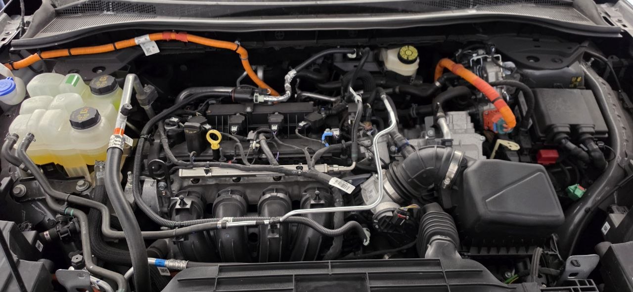 Купити накладка мотор гібрид Ford Escape 2025 р. 
