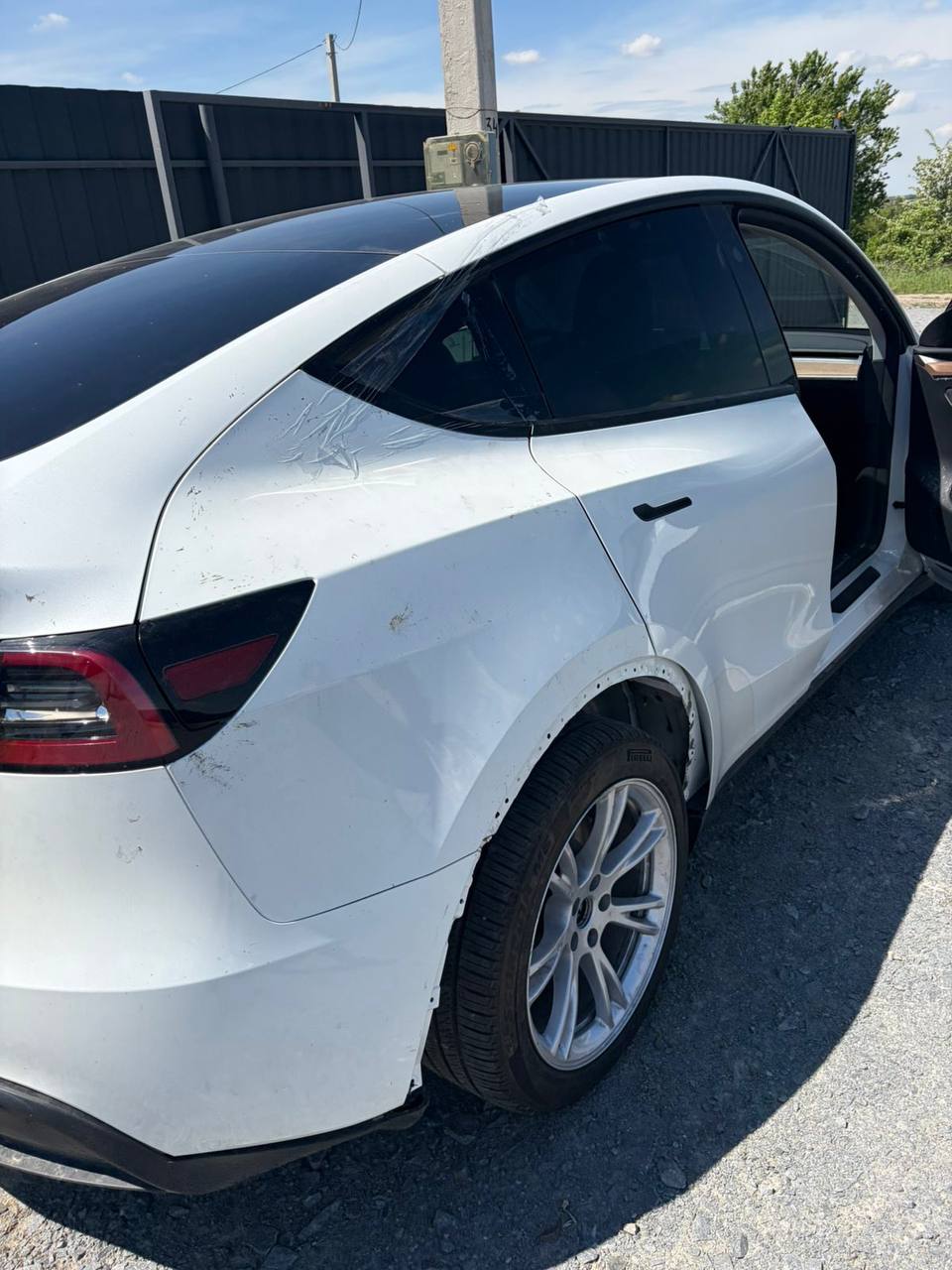 Купити накладка на крило Tesla Model Y 2023 р. 