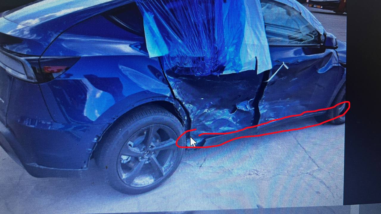 Купити накладка порога праву Tesla Model Y 2026 р. 