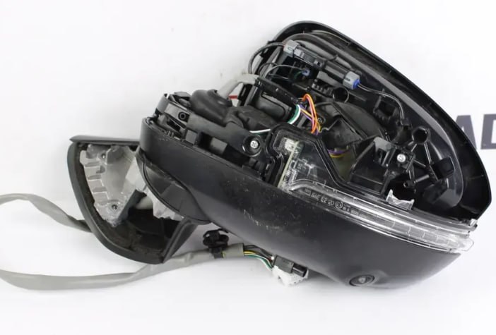 Купити накладки Mitsubishi 2024 р. 
