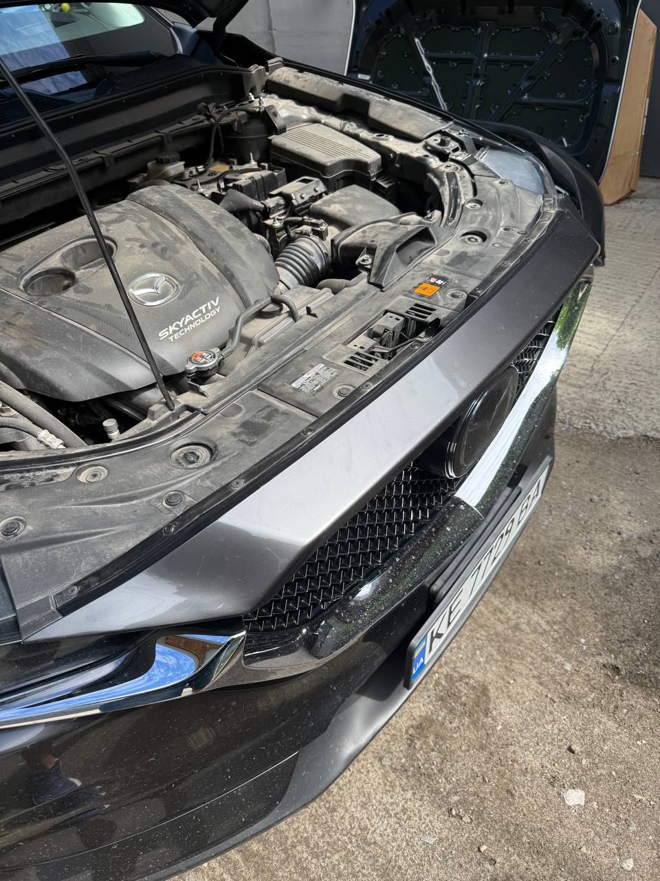 Купити накладку радиаторов Mazda CX-5 2020 р. 