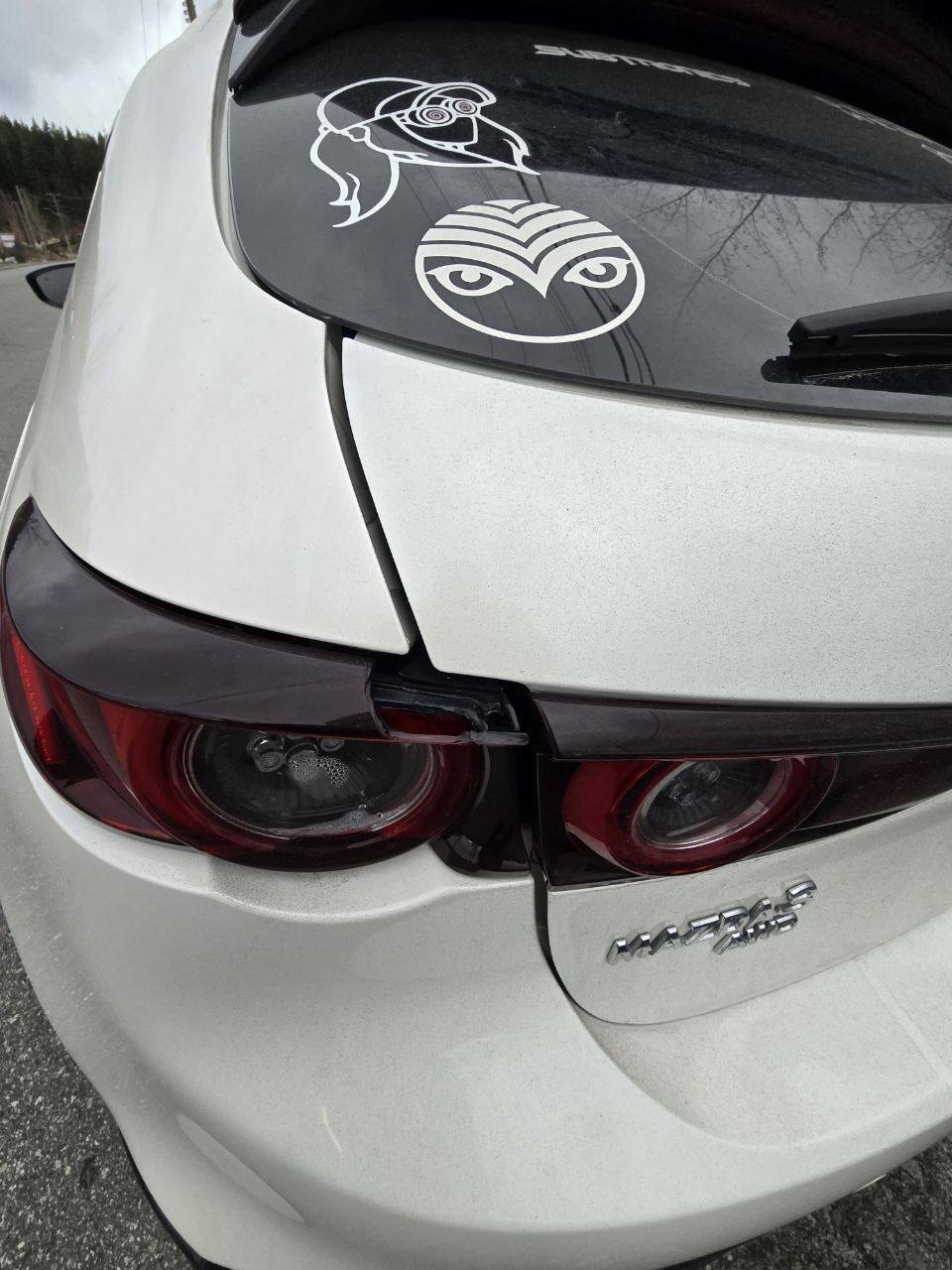 Купити наружний задний левый фонарь Mazda 3 