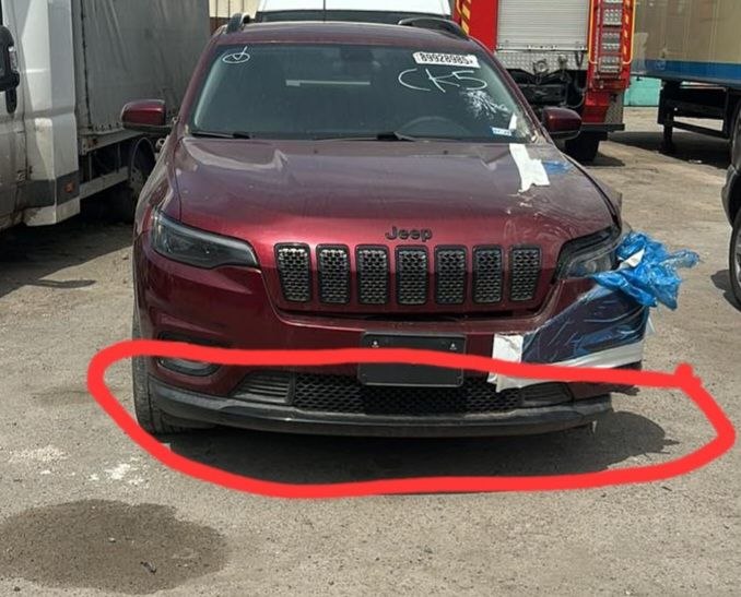 Купити нижня частина переднього бампера Jeep 