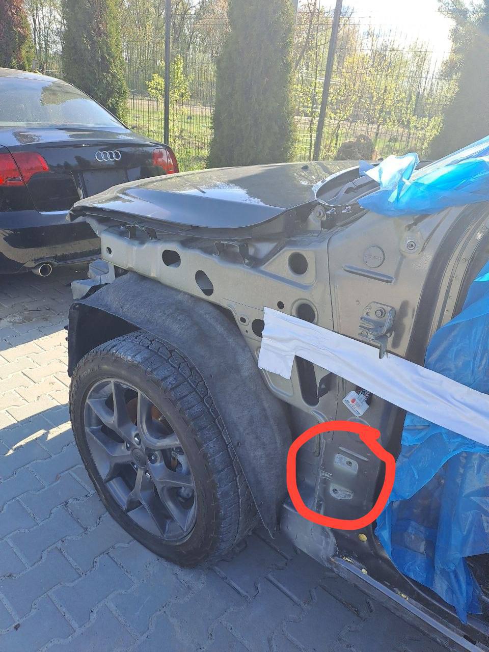 Купити нижня петля водійських дверей Jeep Grand Cherokee 2019 р. 