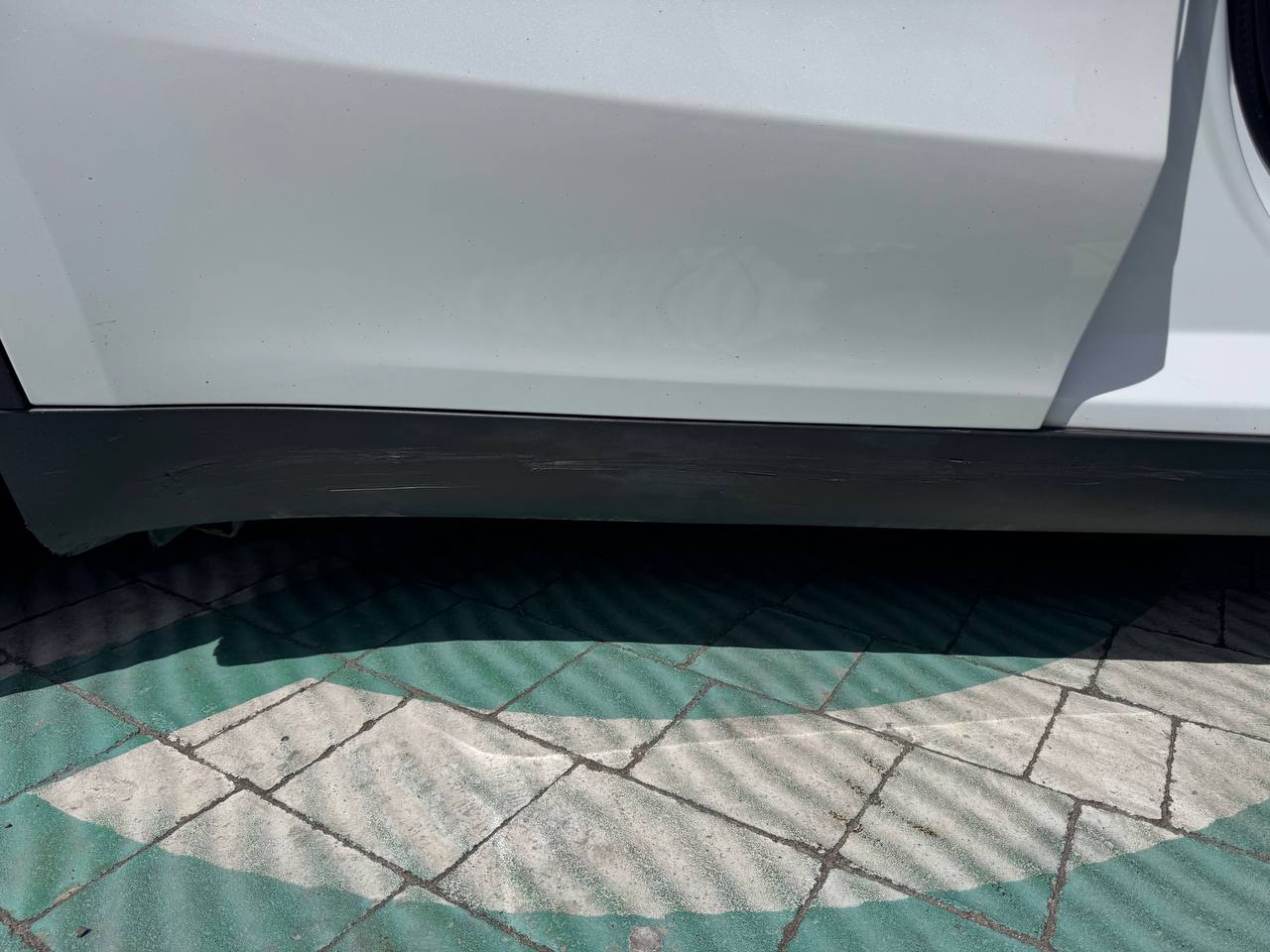 Купити нижня права накладка порога ТМУ Tesla 