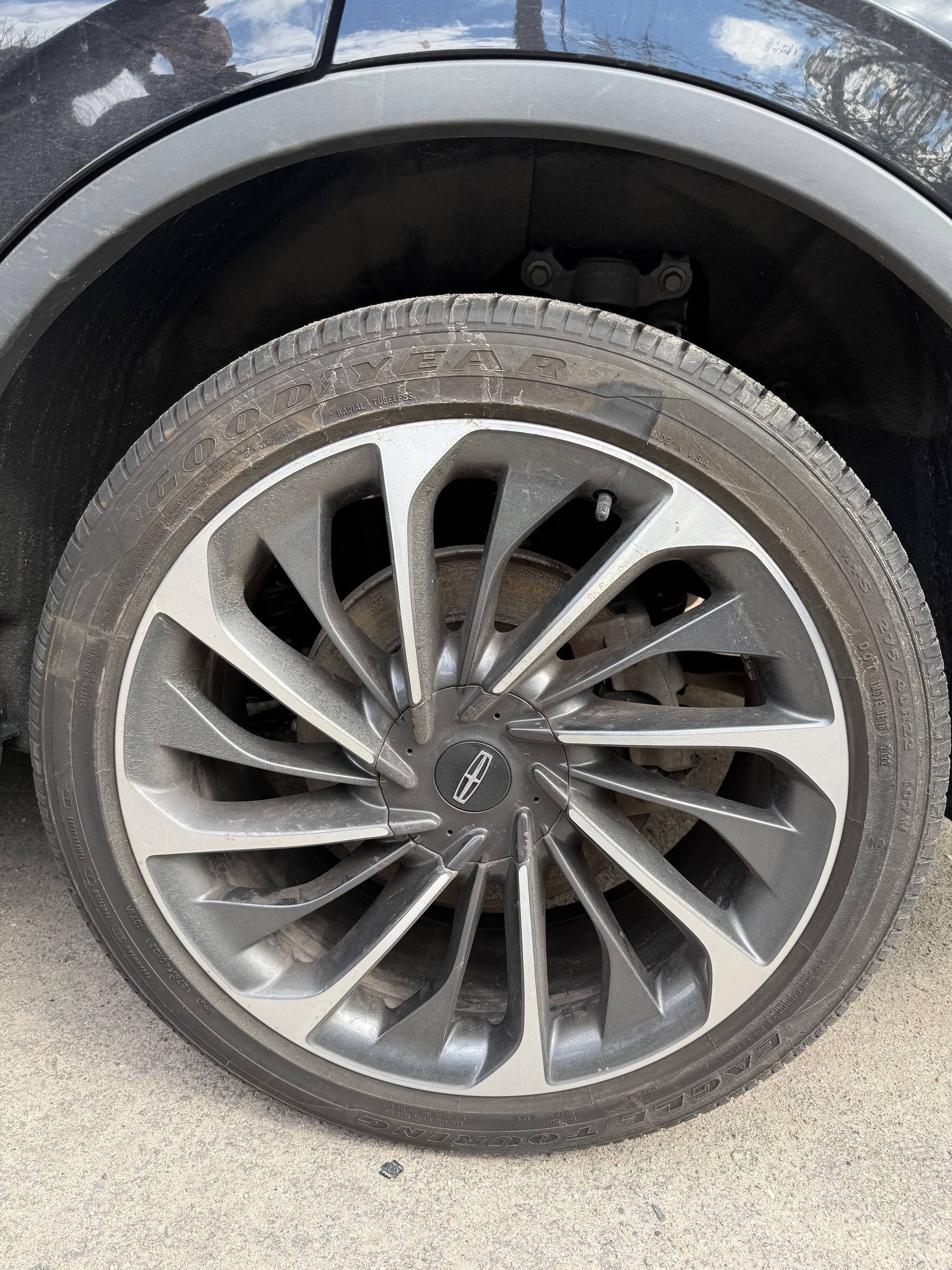 Купити передня права цапфа Lincoln Aviator 