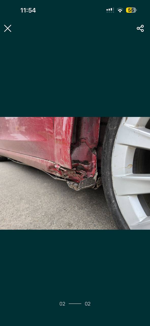 Купити передній правий порог Tesla Model 3 2021 р. 