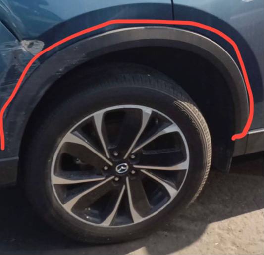 Купити пластмассовая накладка Mazda 2022 р. 