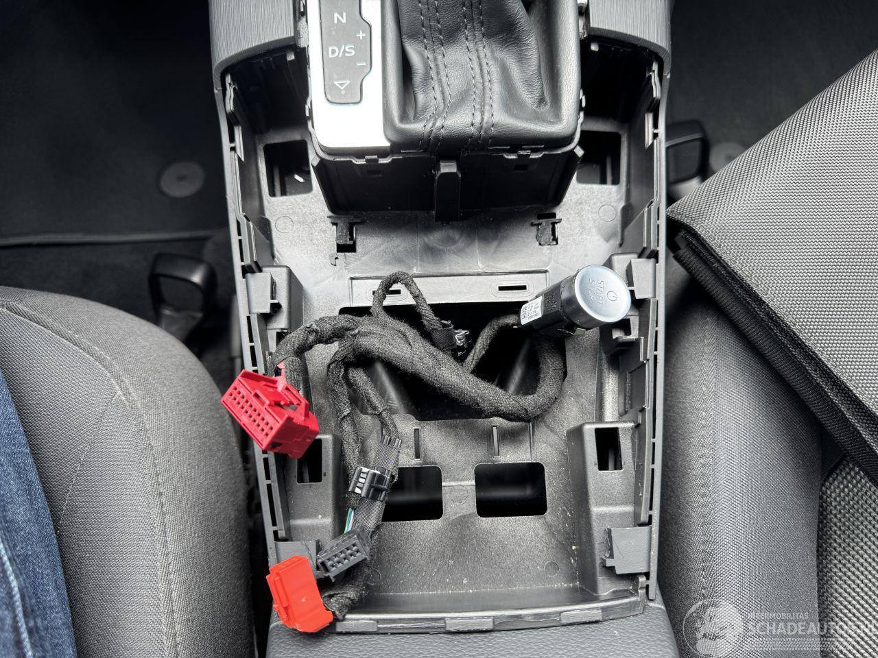 Купити подушка 8v0880201ca Audi A3 2016 р. 