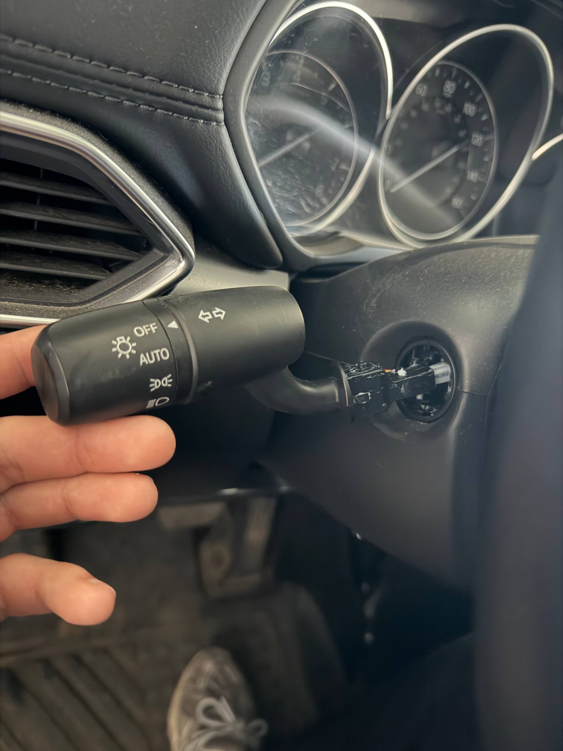 Купити показчик повороту Mazda CX-5 