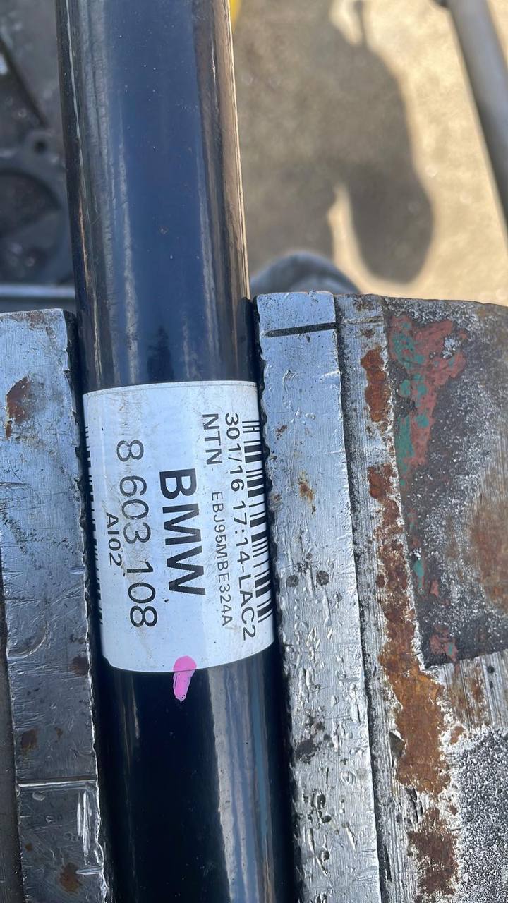 Купити полуось BMW 