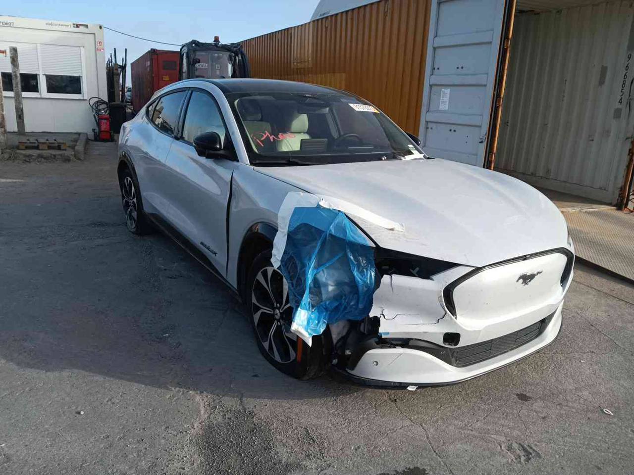 Купити права фара Audi A3 2022 р. 