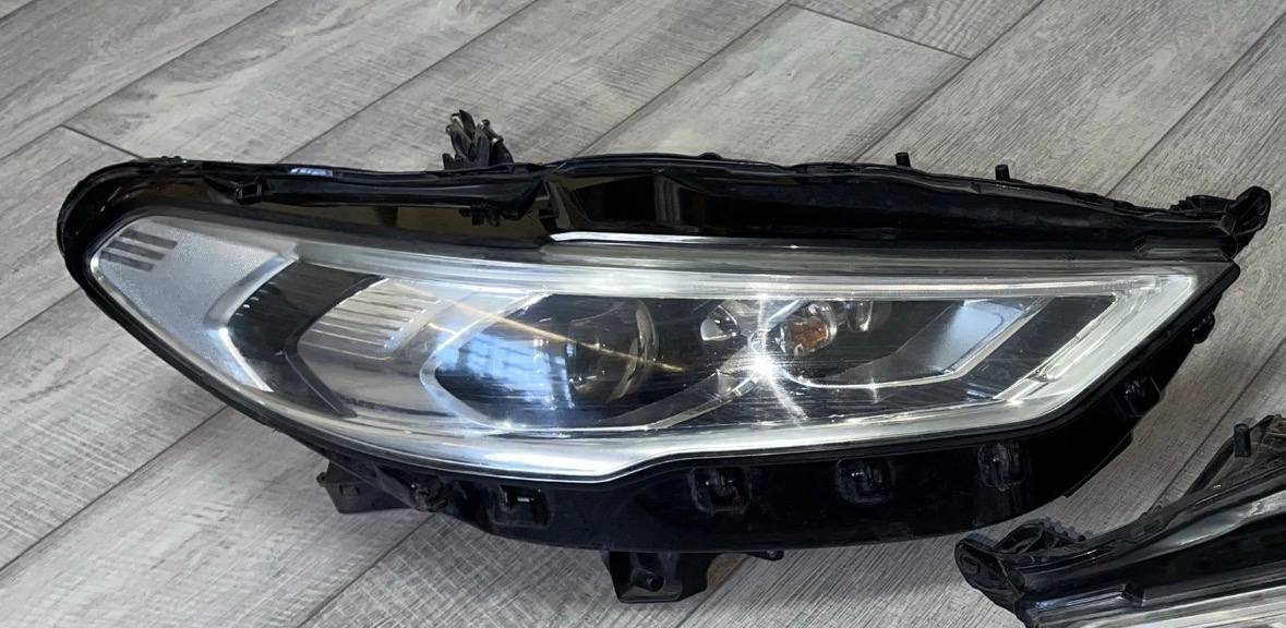 Купити права фара full led Ford Fusion рест 2017 р. 