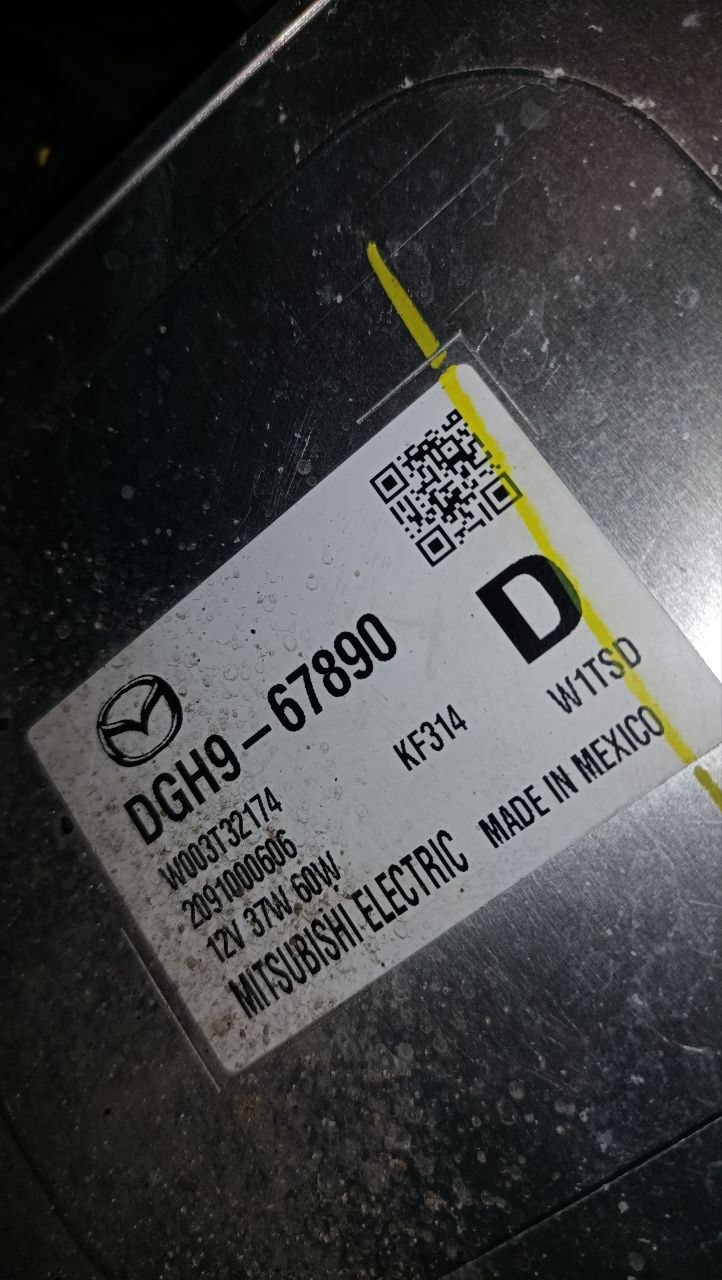 Купити права фара Mazda CX-30 2020 р. 
