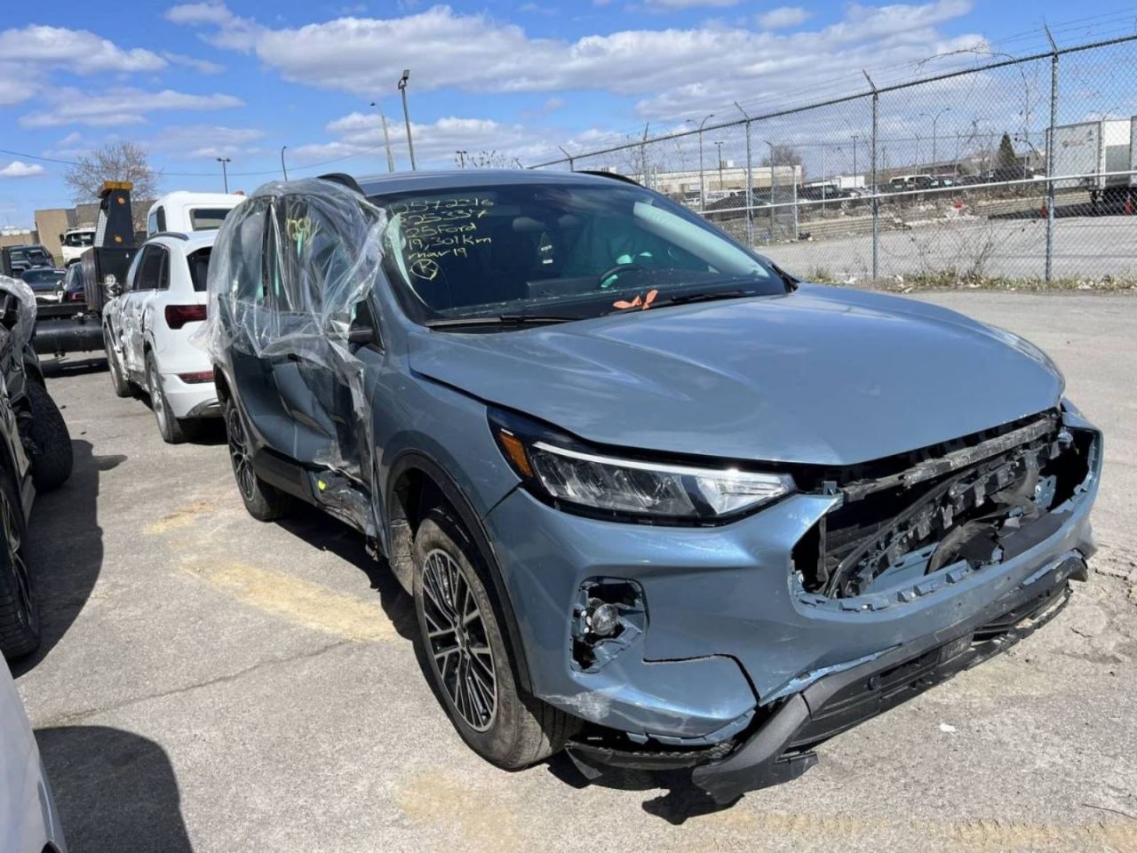 Купити права сторона дверей Ford Escape 